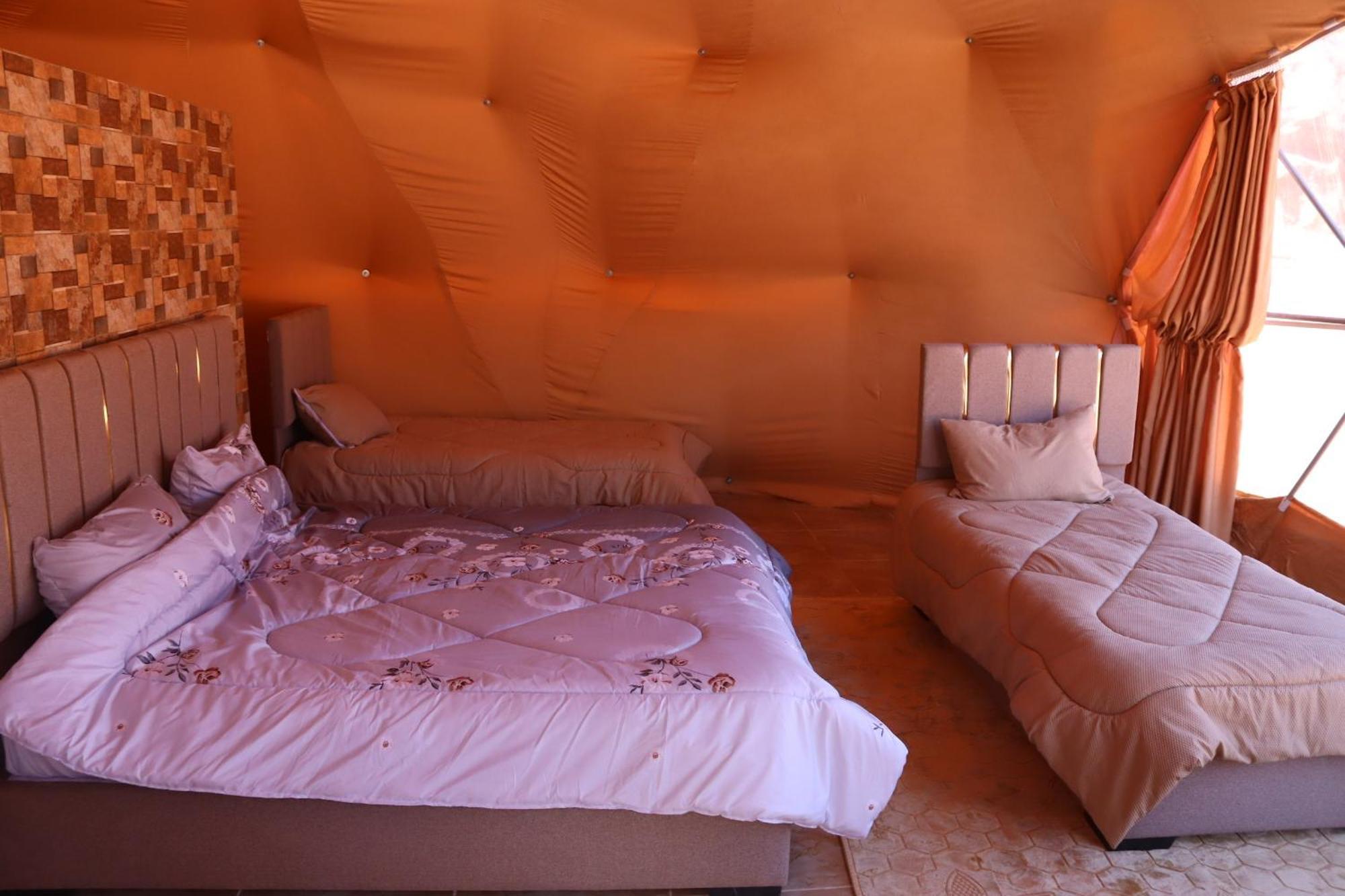 Wadi Rum Bubble Camp & Tour Zewnętrze zdjęcie