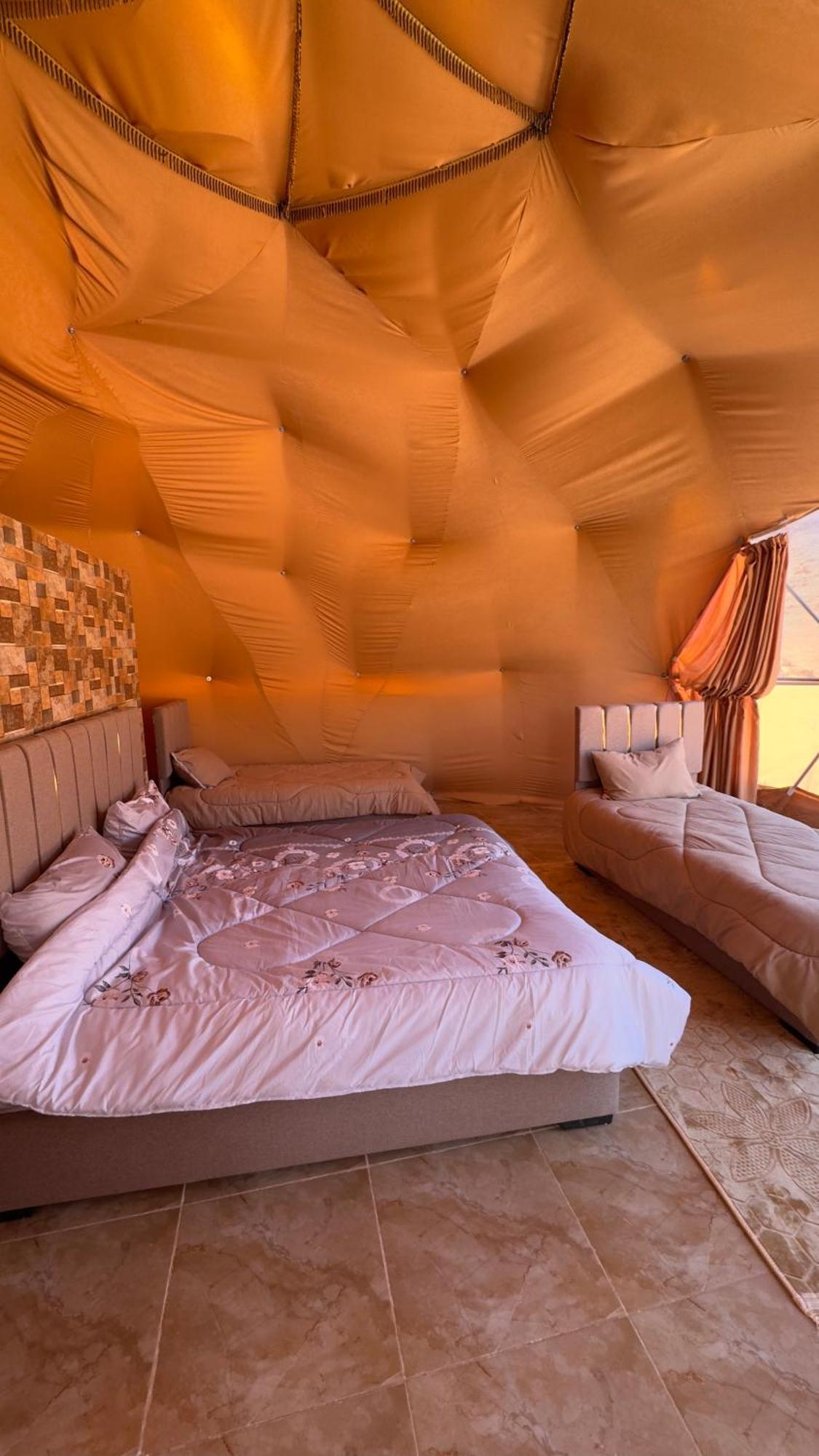 Wadi Rum Bubble Camp & Tour Zewnętrze zdjęcie
