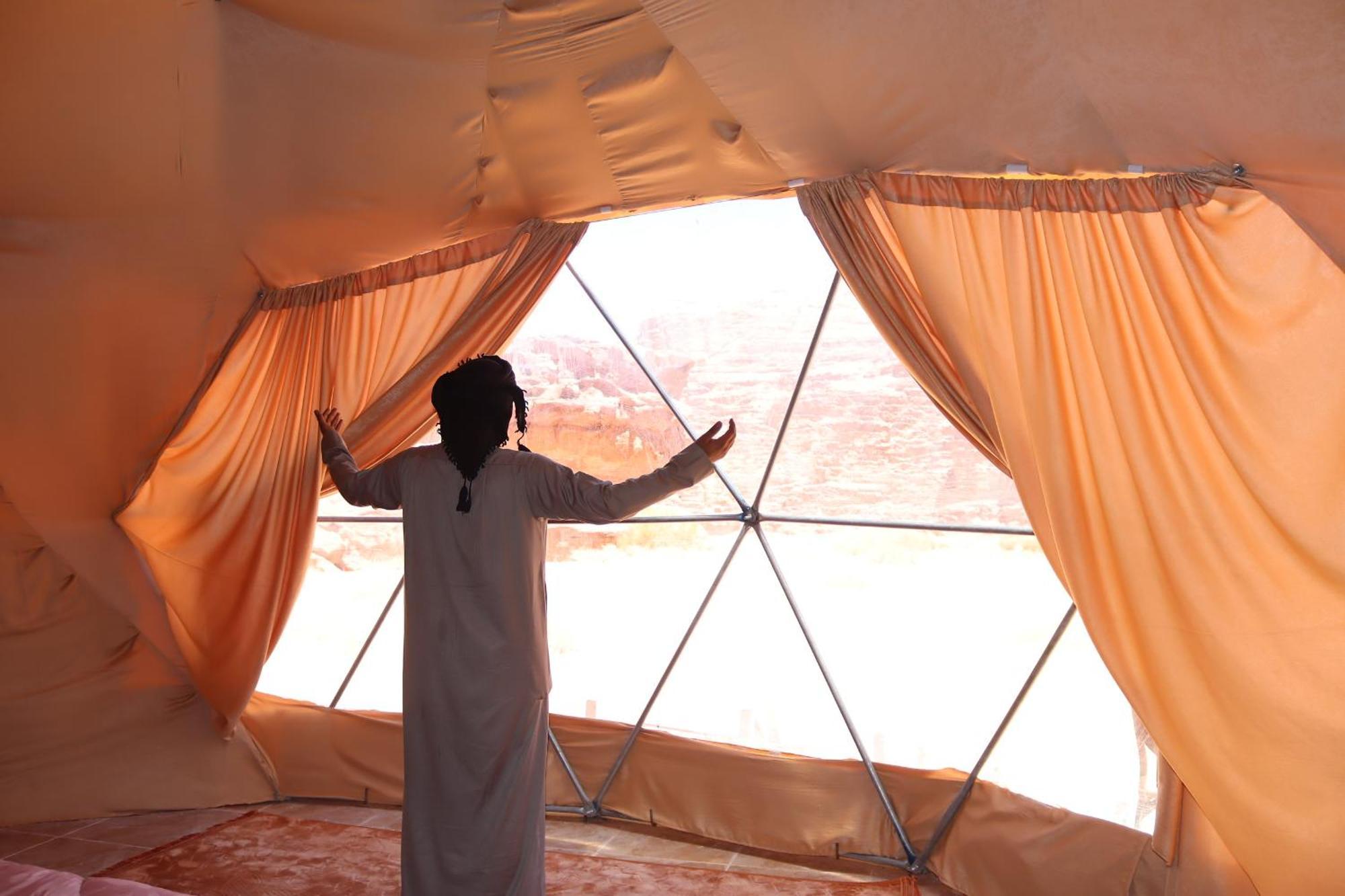 Wadi Rum Bubble Camp & Tour Zewnętrze zdjęcie
