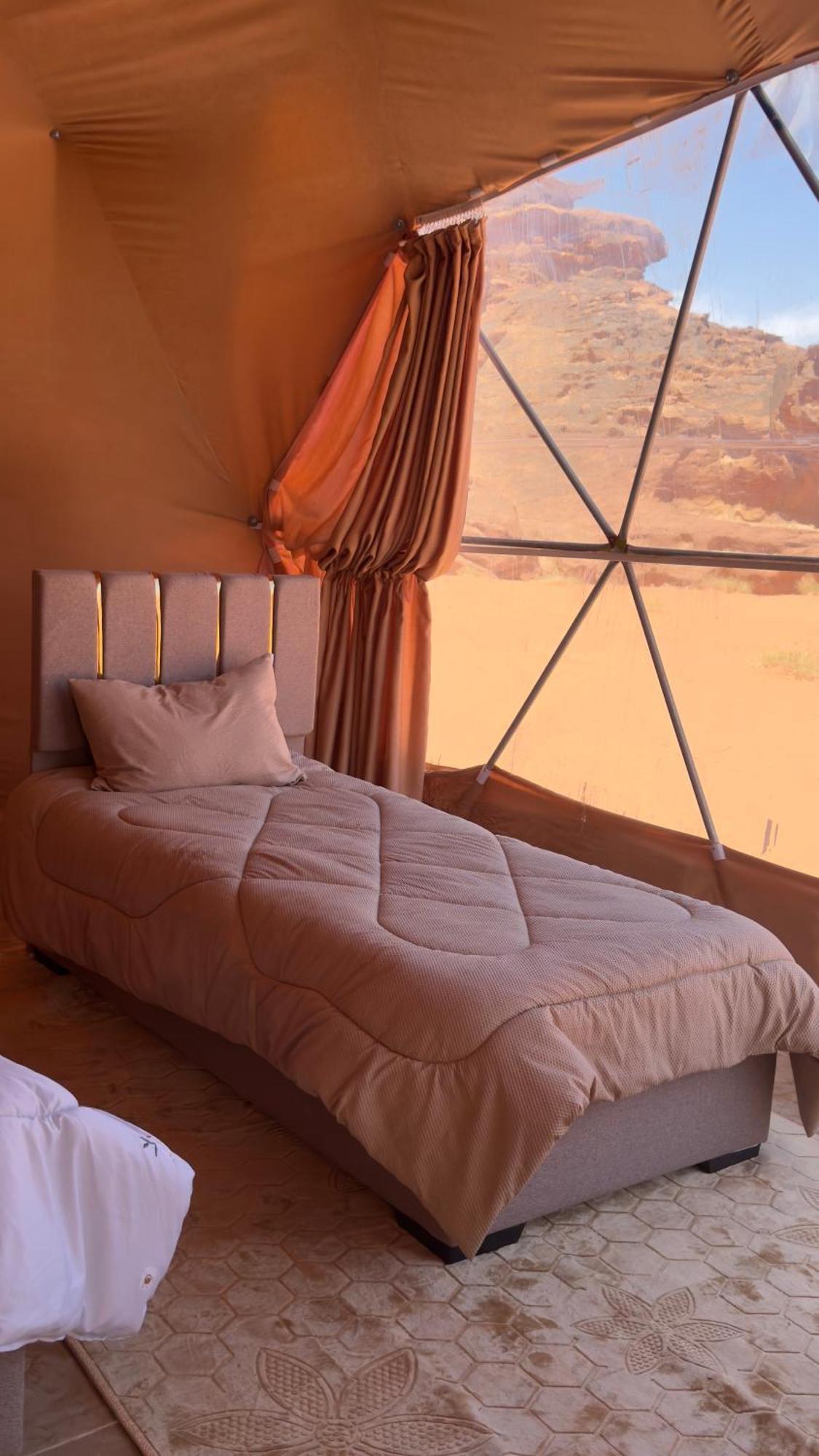 Wadi Rum Bubble Camp & Tour Zewnętrze zdjęcie