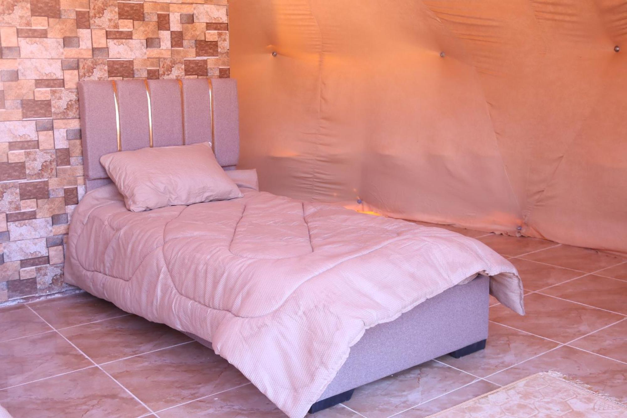 Wadi Rum Bubble Camp & Tour Zewnętrze zdjęcie